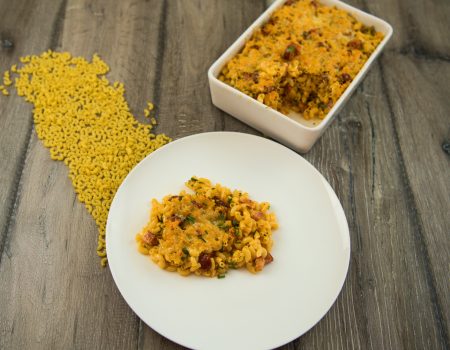 maccaroni s cheddarom a klobásou