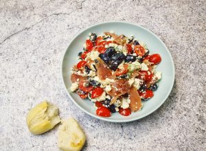 salat z nivy a prosciutta